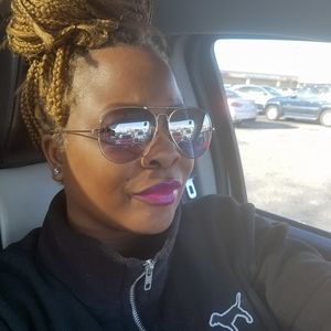 Meet your Posher, Giselle